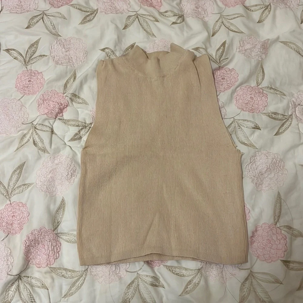 Forever 21 Top - Picture 1 of 4